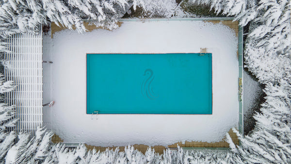 Dive into magic: Transform your pool into a winter wonderland with Christmas decor ideas